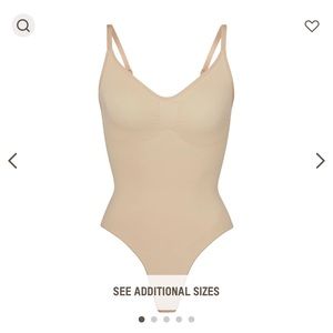 SKIMS SEAMLESS SCULPT BODYSUIT